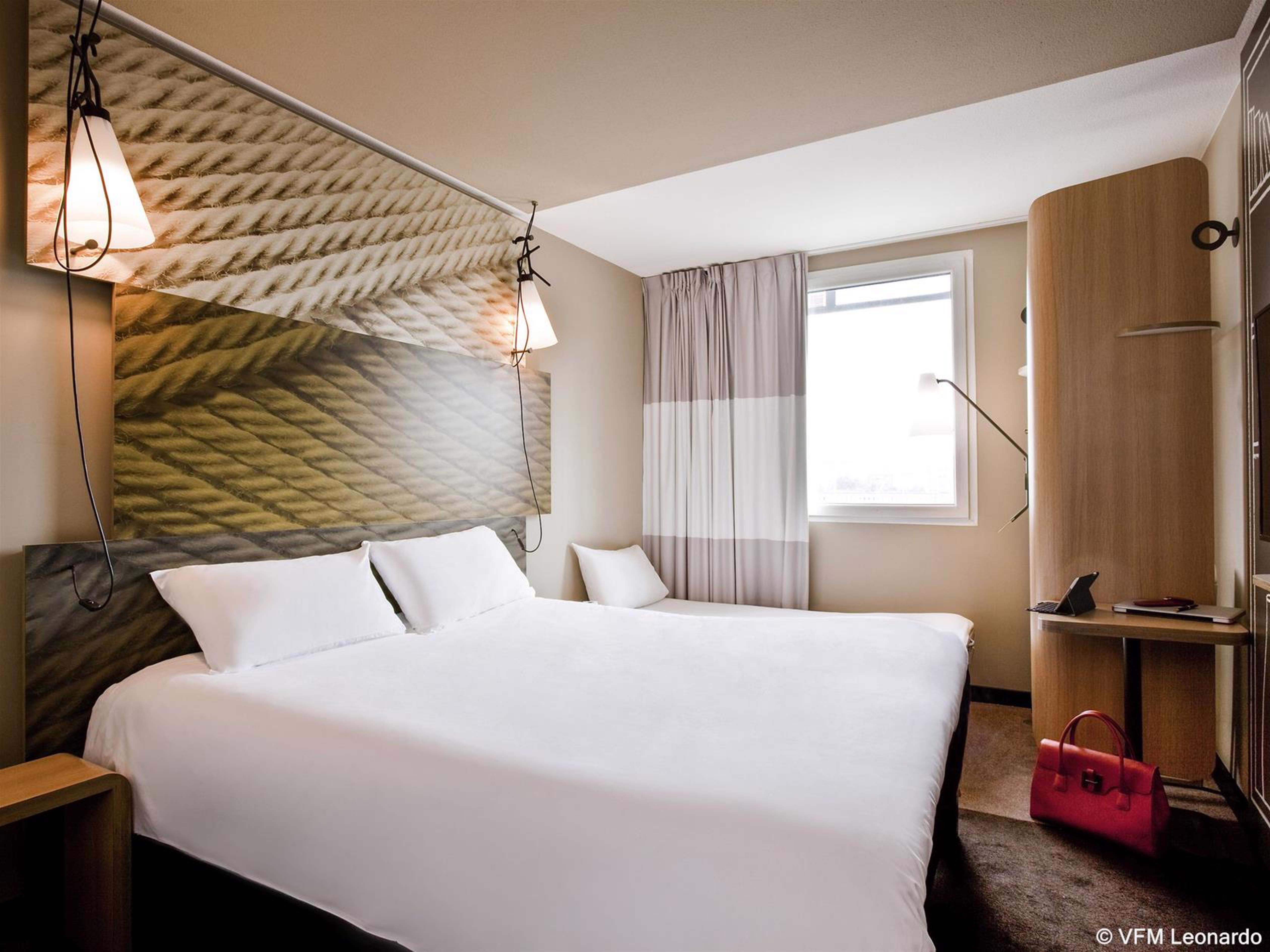ไอบิส ปารีส ปอร์ เดอ คลิชี ซองทร์ Hotel กลีชี ภายนอก รูปภาพ