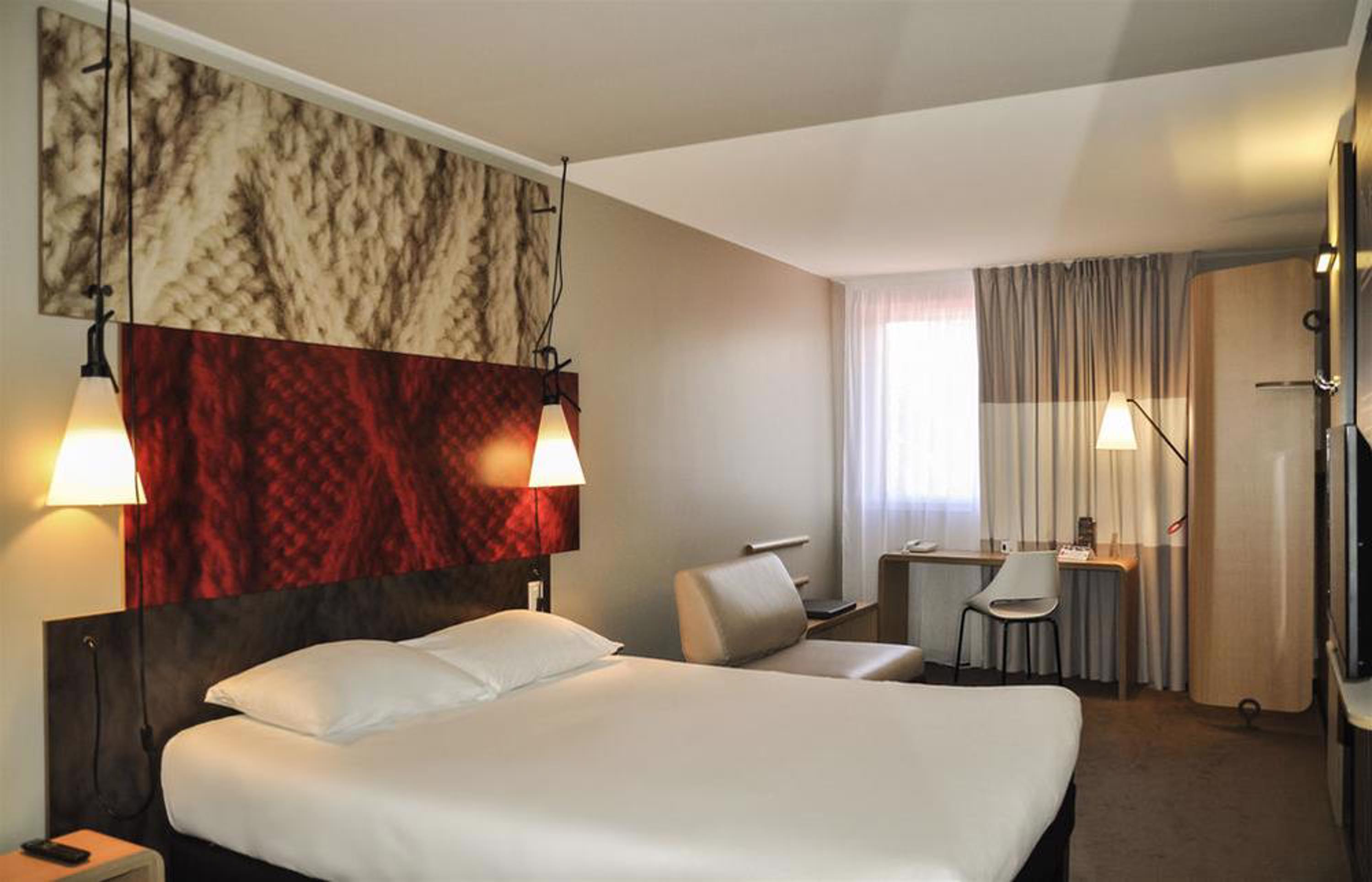 ไอบิส ปารีส ปอร์ เดอ คลิชี ซองทร์ Hotel กลีชี ภายนอก รูปภาพ