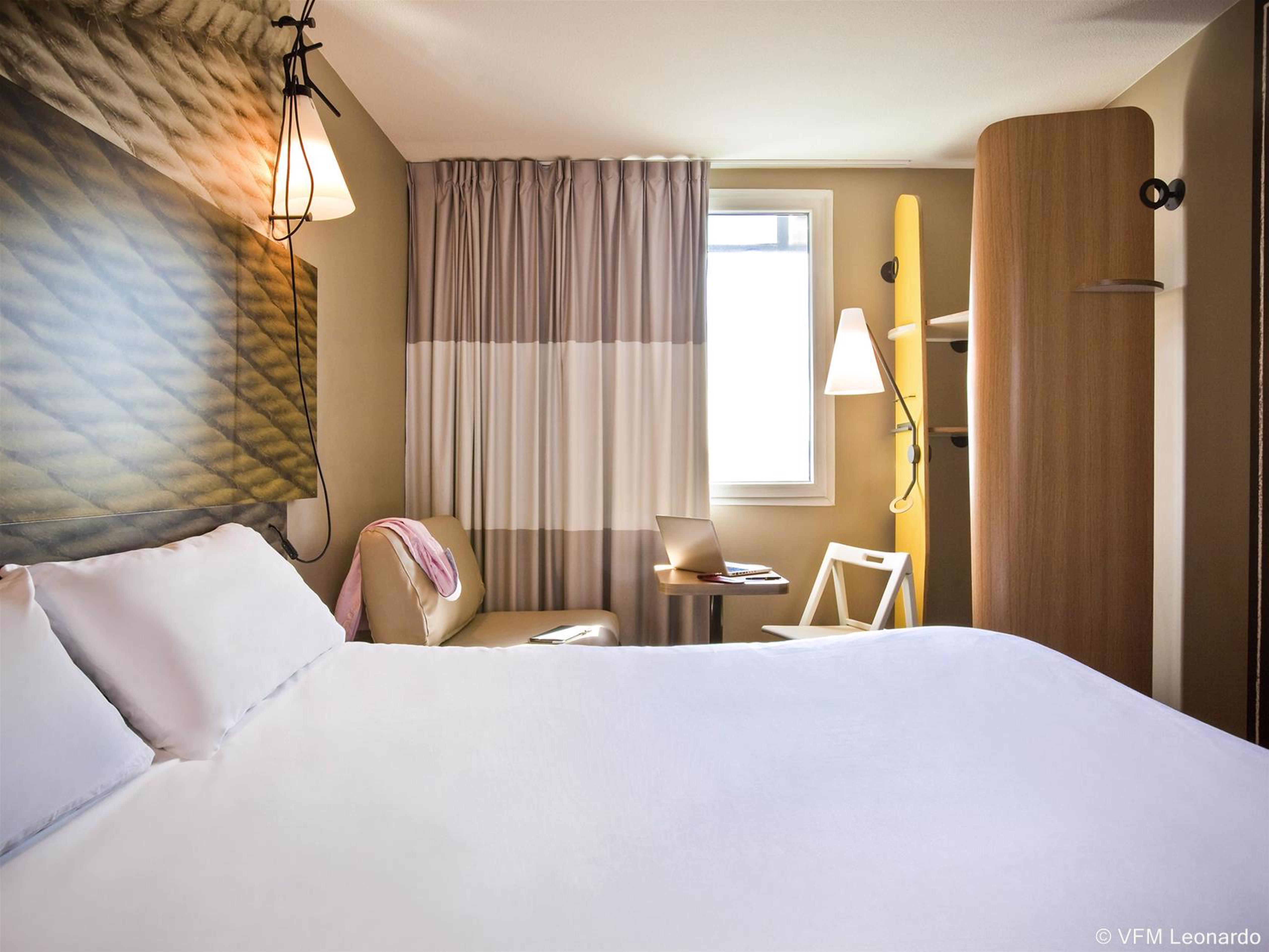 ไอบิส ปารีส ปอร์ เดอ คลิชี ซองทร์ Hotel กลีชี ภายนอก รูปภาพ