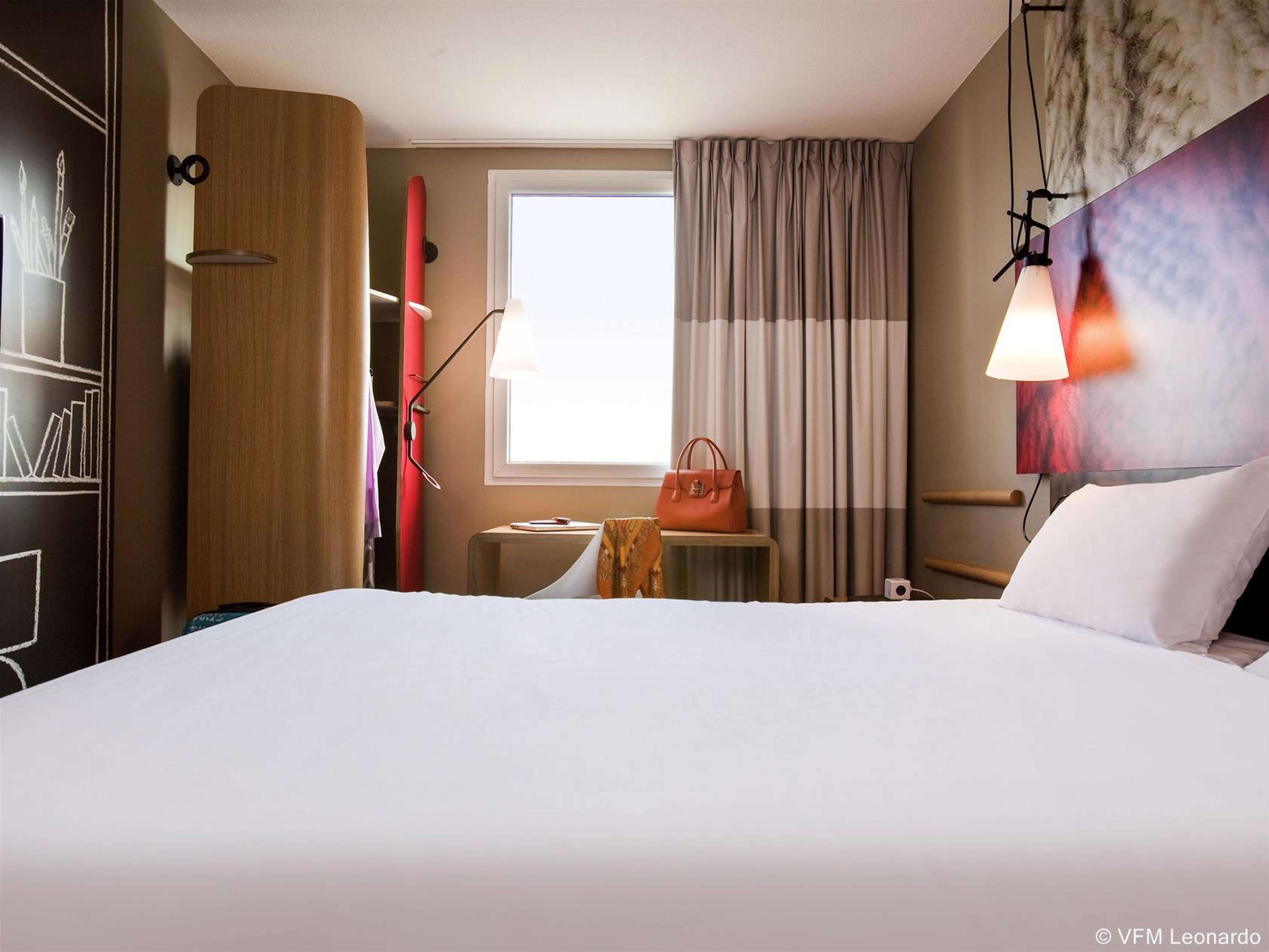 ไอบิส ปารีส ปอร์ เดอ คลิชี ซองทร์ Hotel กลีชี ภายนอก รูปภาพ